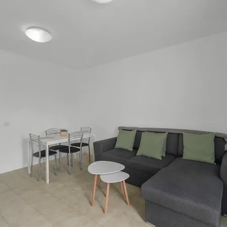 Costa Serena アパート アロナ